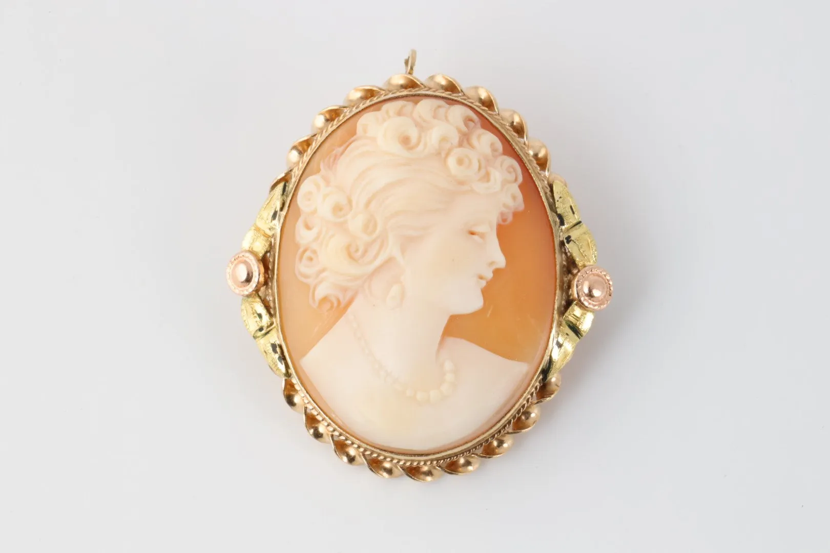 10k Yellow Gold Cameo Brooch (6.81g.)