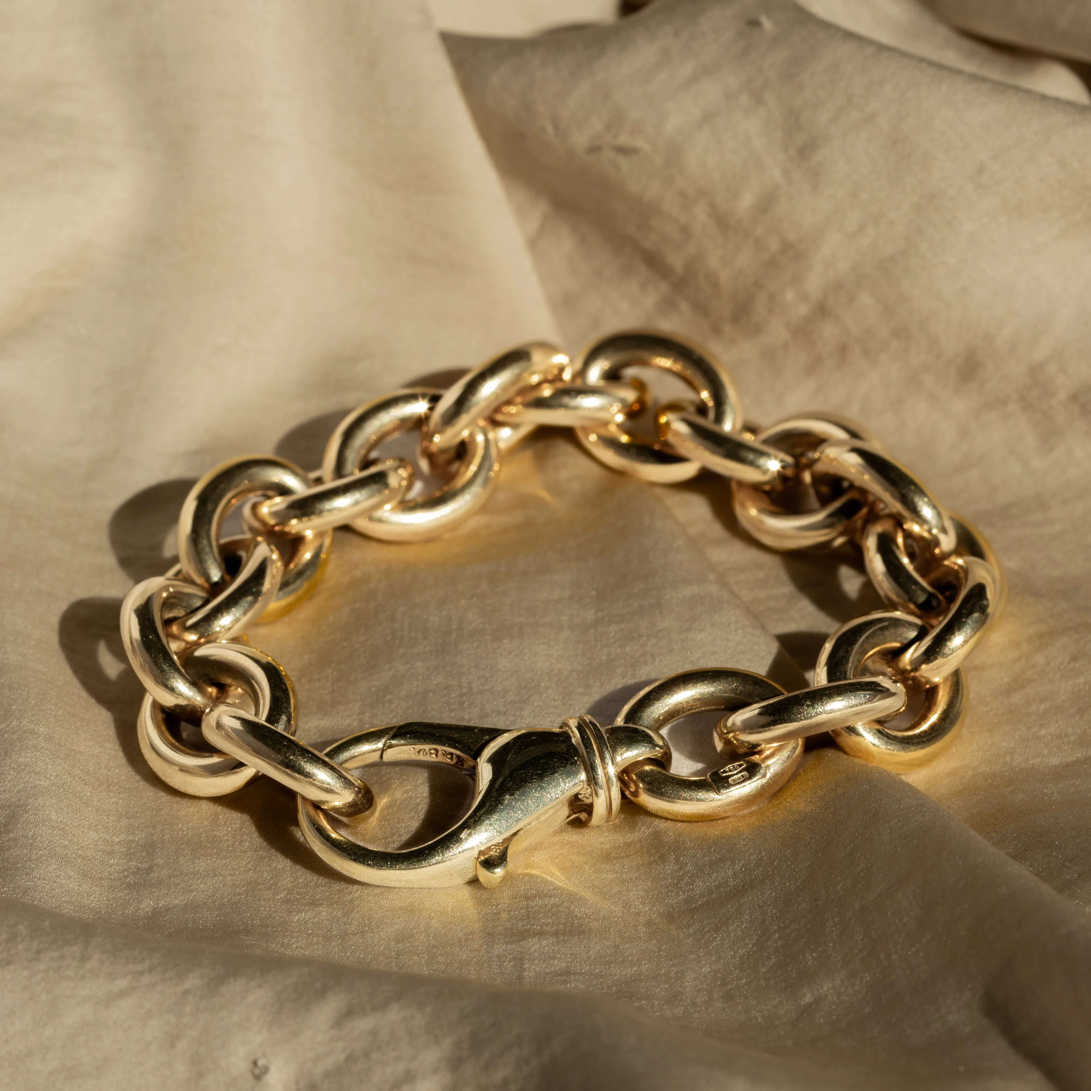 18K Yellow Gold Oval Link Bracelet