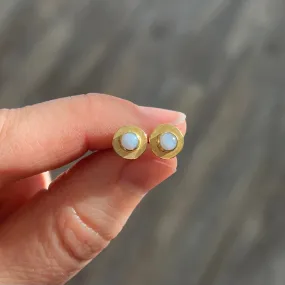 Disc stud earrings with lilac stones