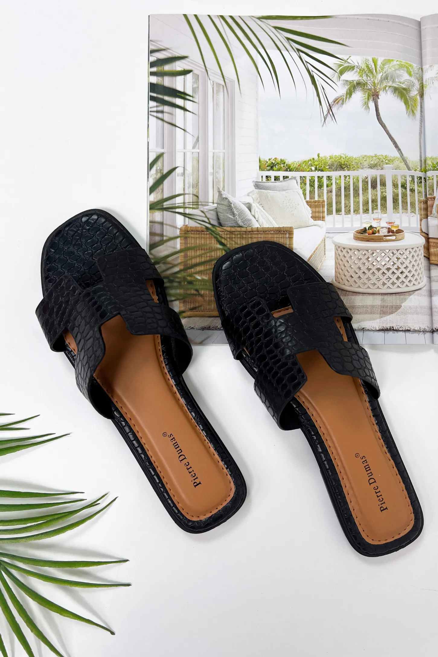 Lakeshore Sandal in Black