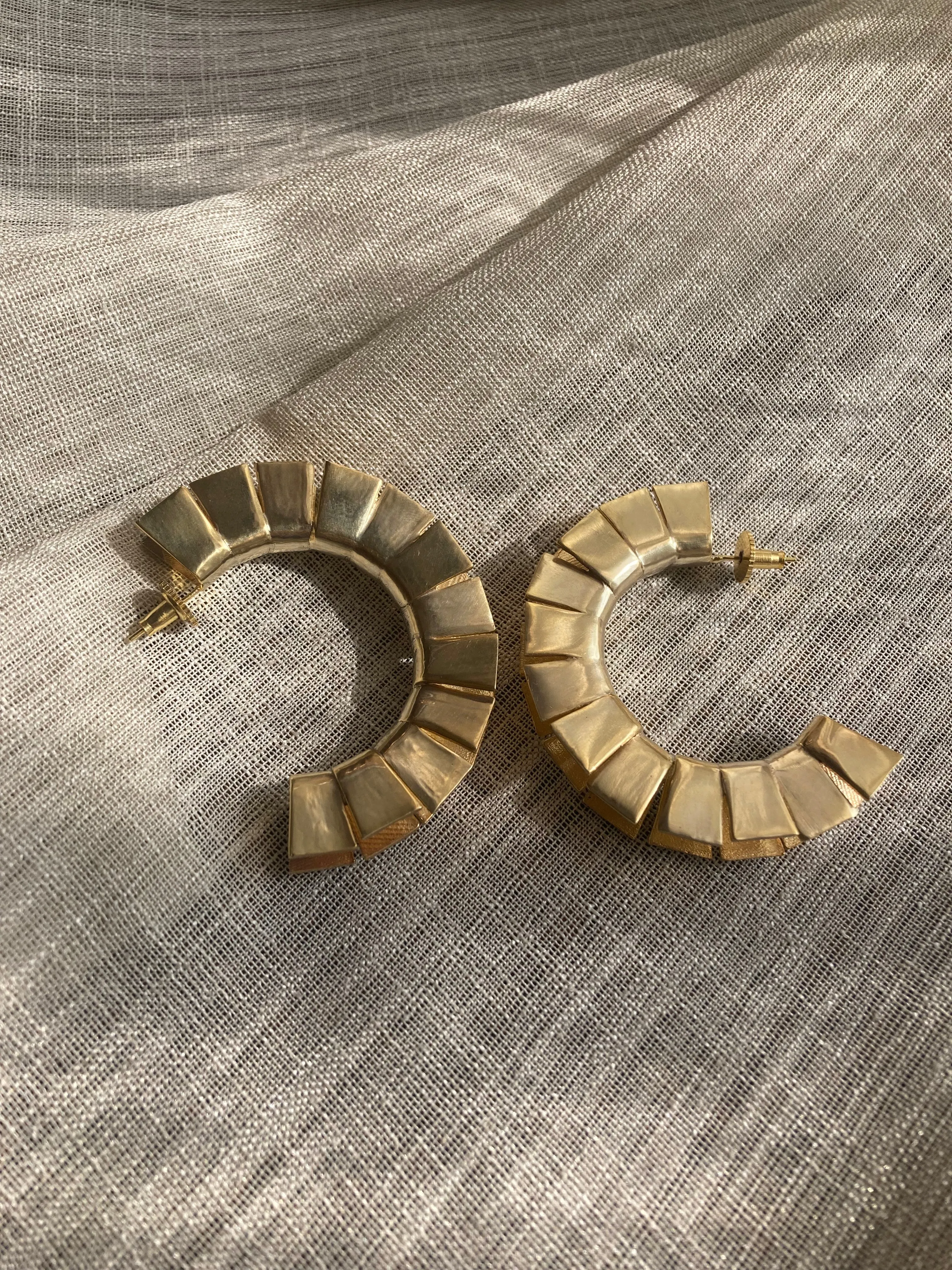 SATELLITE HOOP EARRING