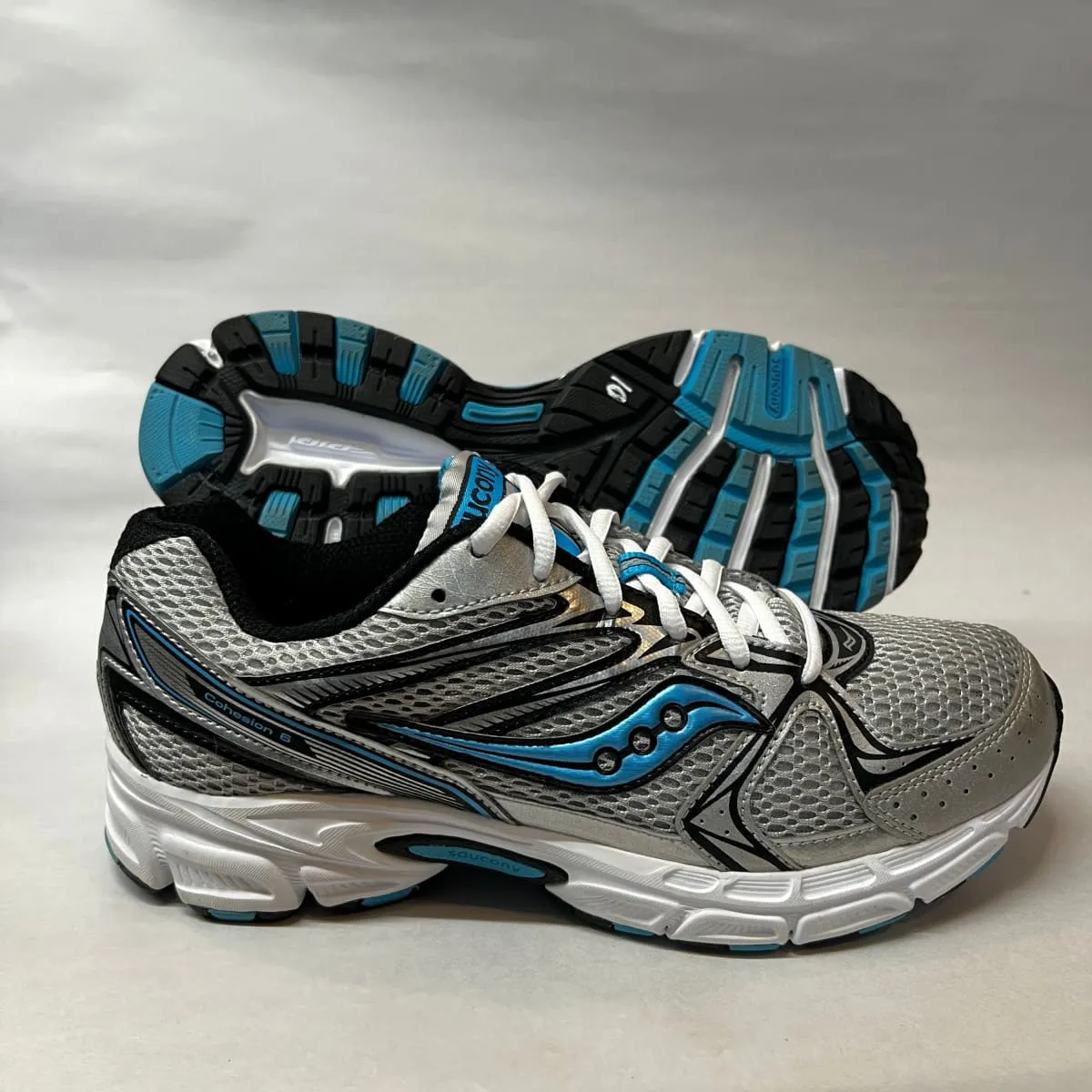 SAUCONY Women's Grid Cohesion 6 -Silver/ Lt. Blue- Running Shoe -Preowned