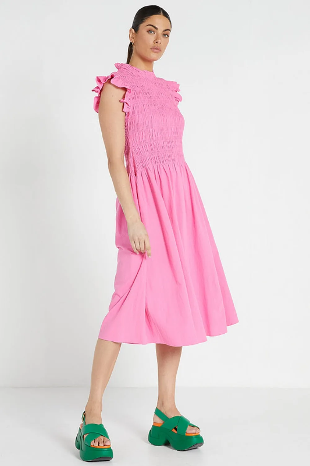 SHIRRED MIDI DRESS PINK