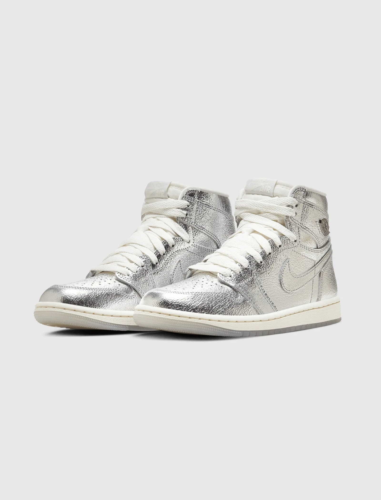 WOMEN'S AIR JORDAN 1 RETRO HI OG METALLIC SILVER